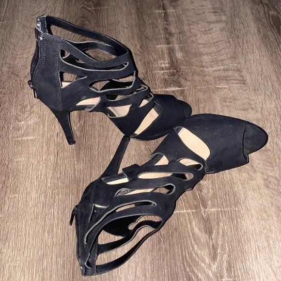 Forever 21 Women’s Black Heels - Picture 8 of 12